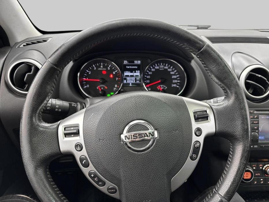 NISSAN Qashqai+2 2011