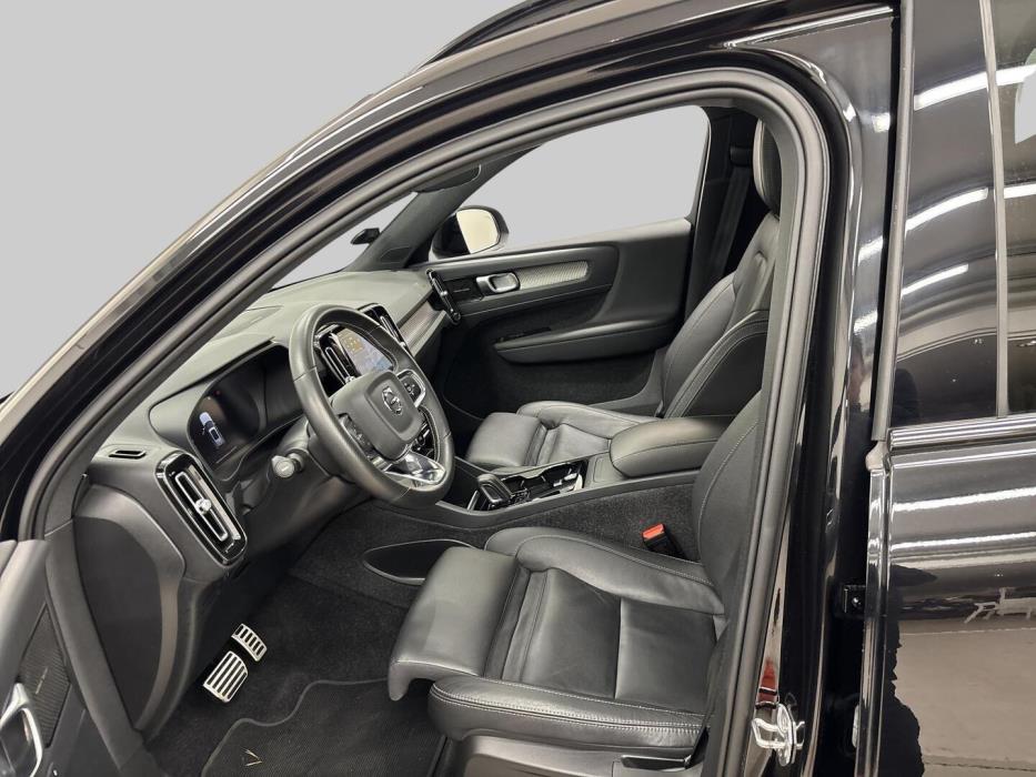 VOLVO XC40 2021