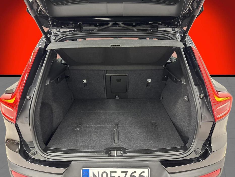 VOLVO XC40 2021