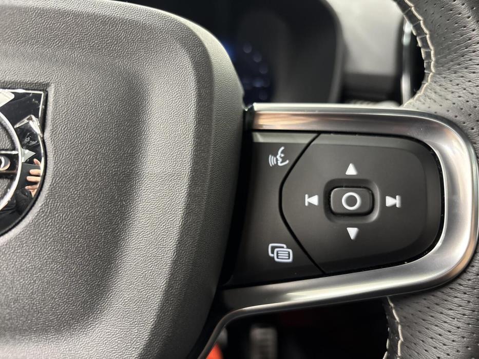 VOLVO XC40 2021
