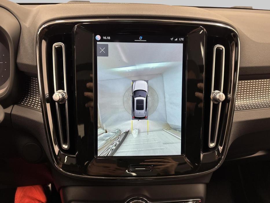 VOLVO XC40 2021