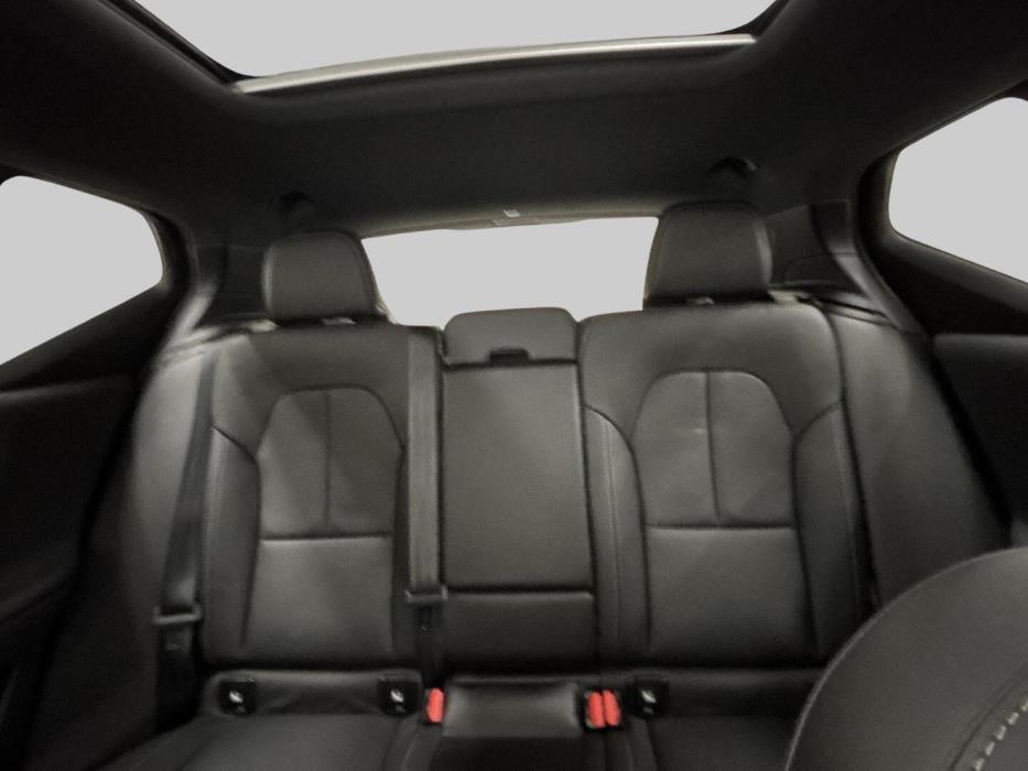 VOLVO XC40 2021