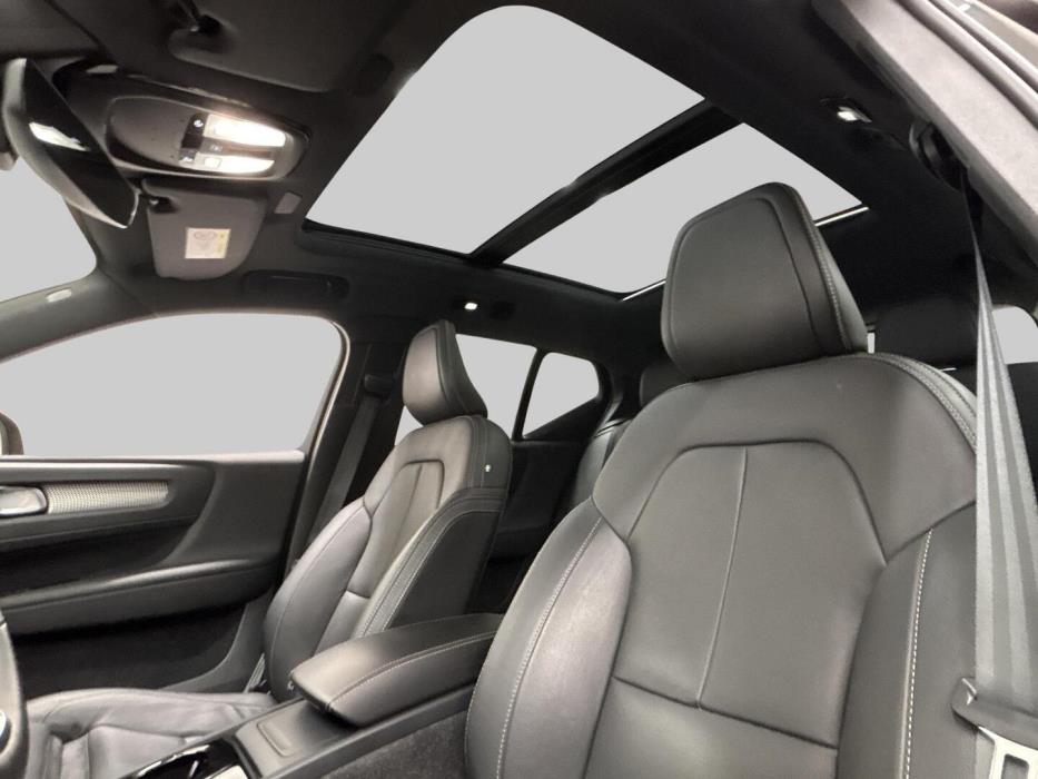 VOLVO XC40 2021
