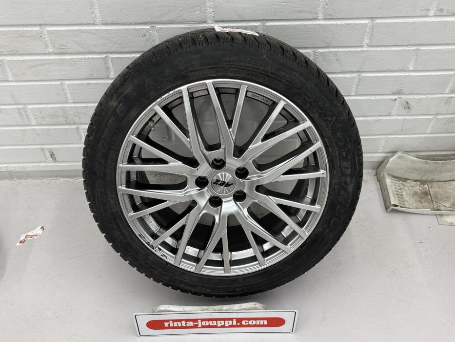 VOLVO XC40 2021
