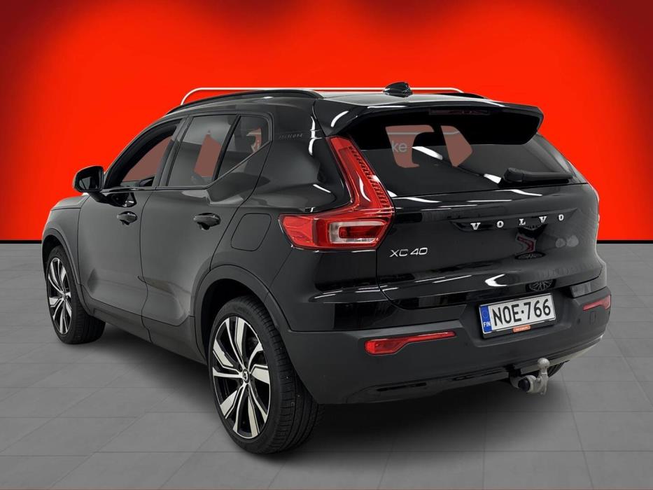 VOLVO XC40 2021