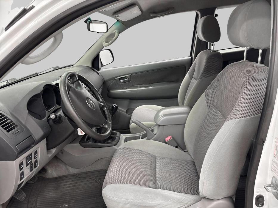 TOYOTA Hilux 2010