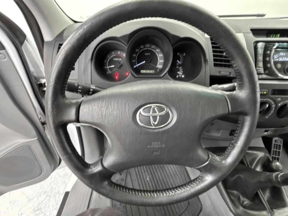 TOYOTA Hilux 2010