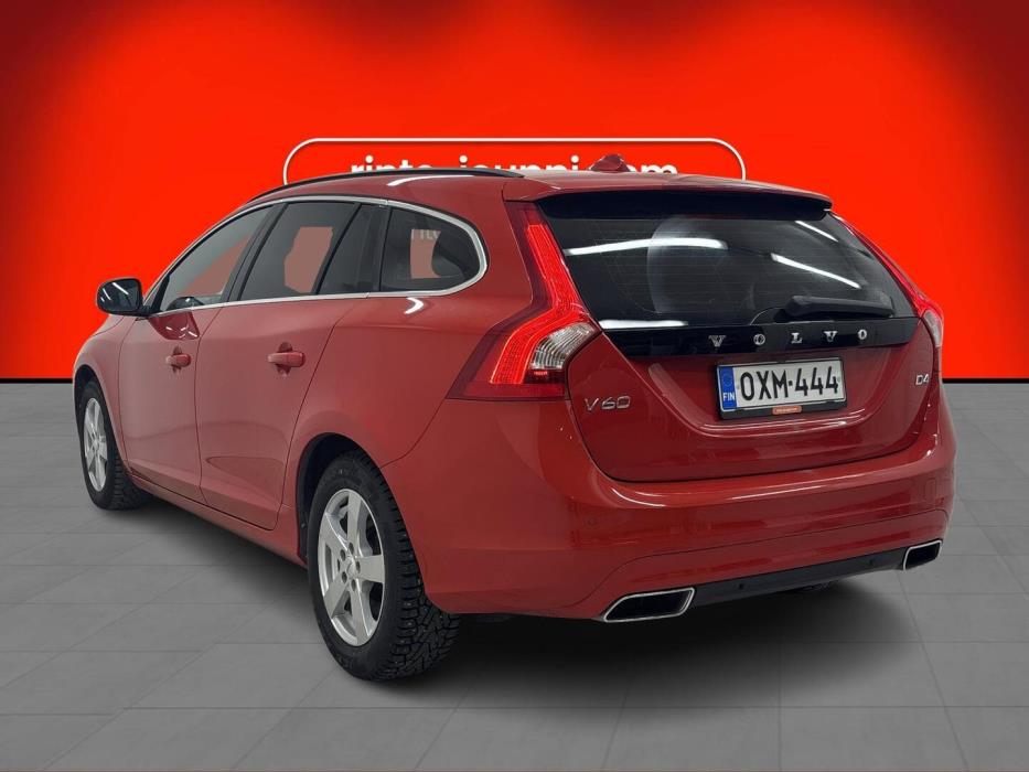 VOLVO V60 2015