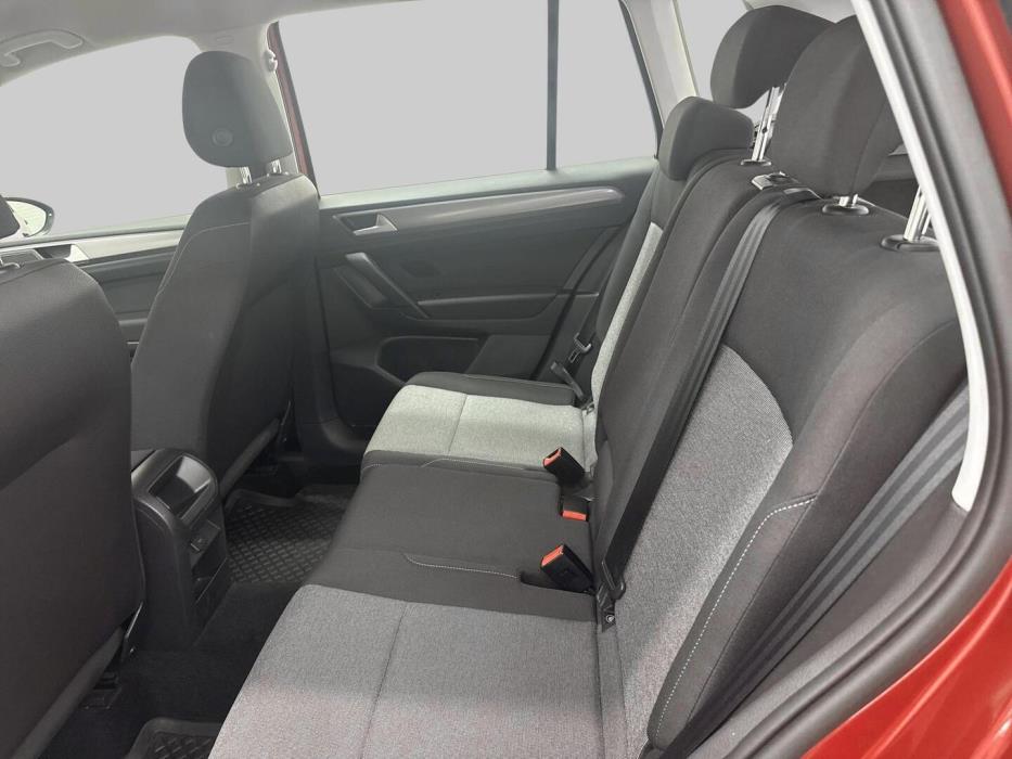 VOLKSWAGEN Golf Sportsvan 2015