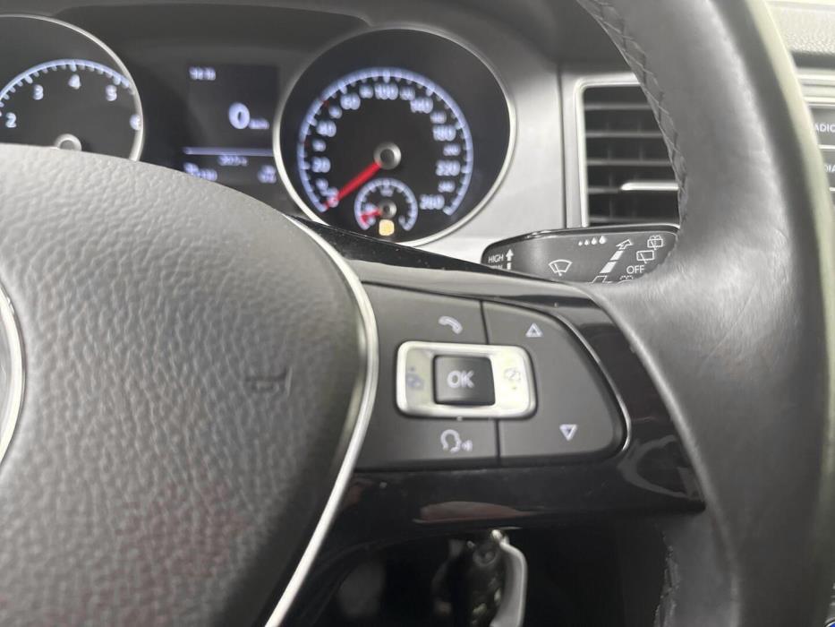 VOLKSWAGEN Golf Sportsvan 2015