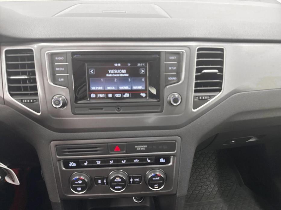 VOLKSWAGEN Golf Sportsvan 2015