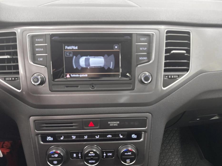 VOLKSWAGEN Golf Sportsvan 2015