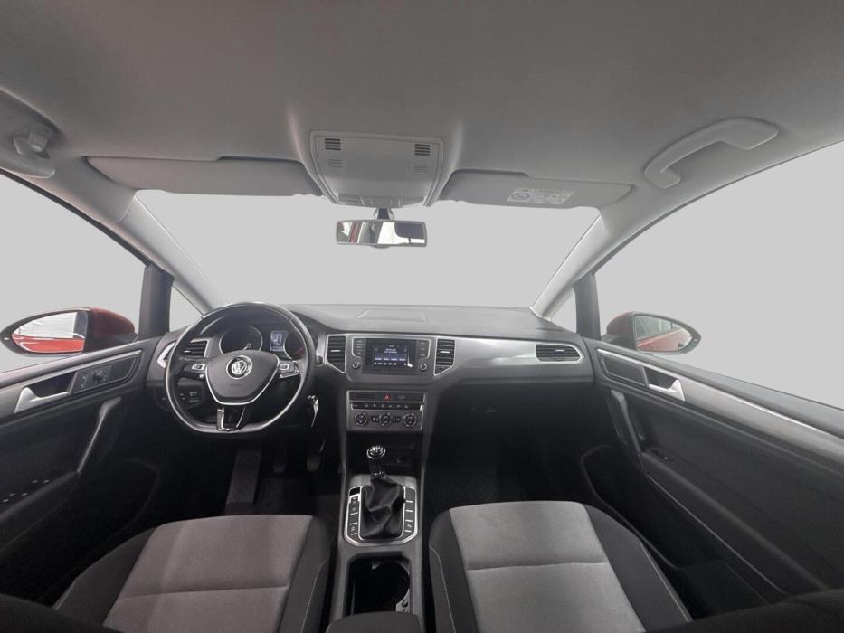 VOLKSWAGEN Golf Sportsvan 2015