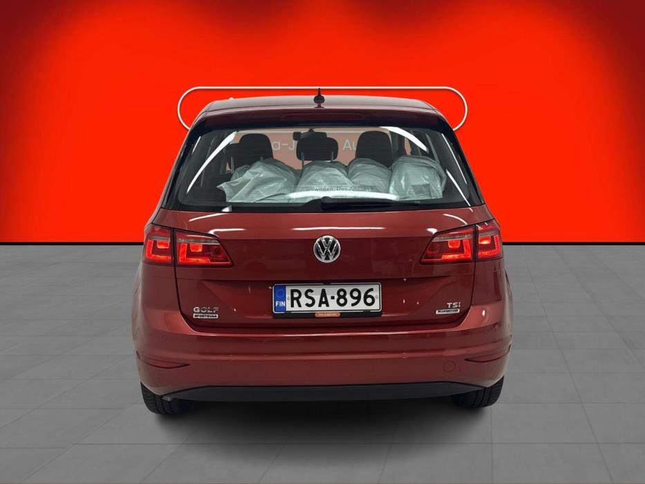 VOLKSWAGEN Golf Sportsvan 2015
