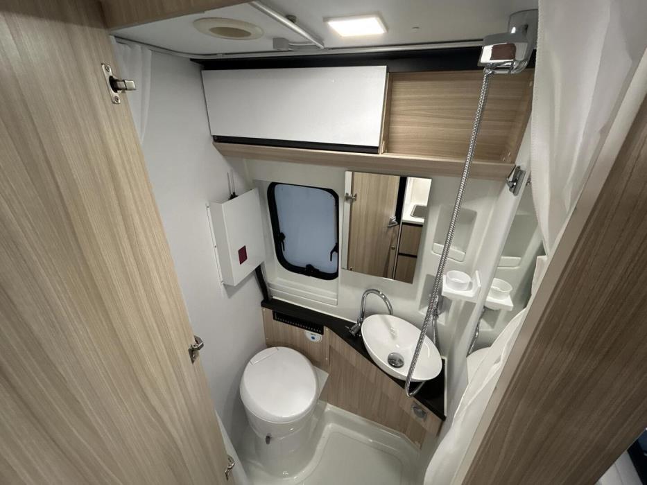 ADRIA TWIN 640 SL AXESS 2024