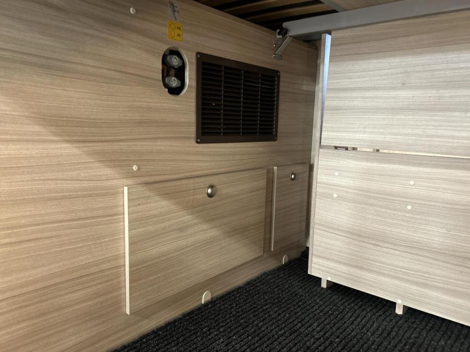 ADRIA TWIN 640 SL AXESS 2024