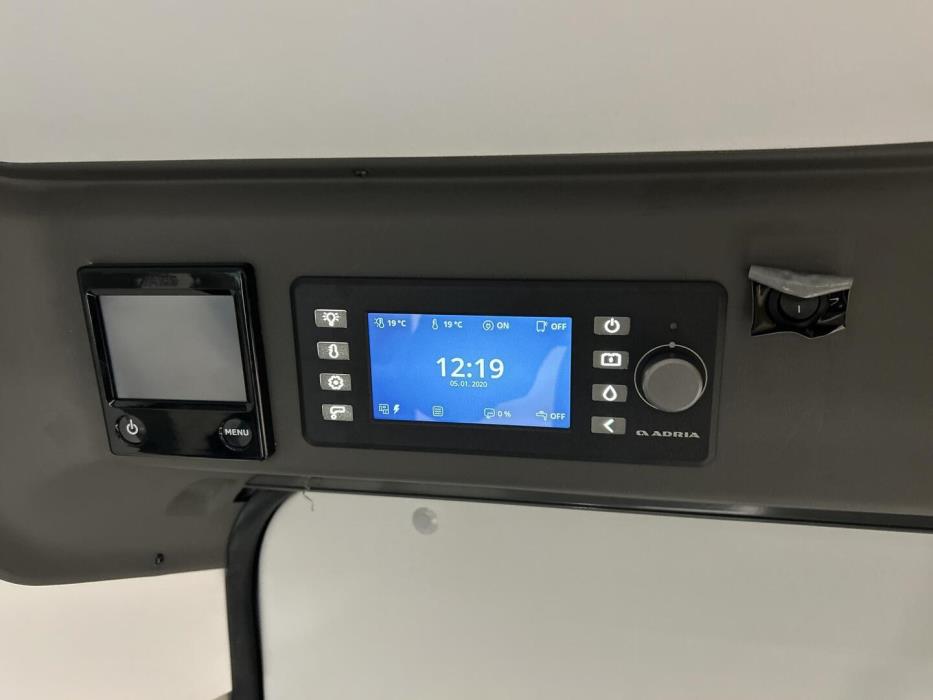 ADRIA TWIN 640 SL AXESS 2024