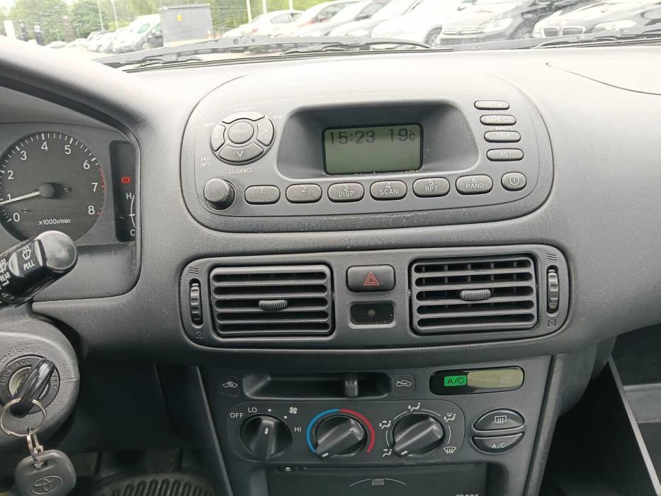 TOYOTA Corolla 2000