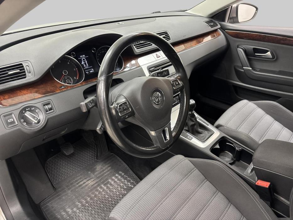 VOLKSWAGEN Passat CC 2010