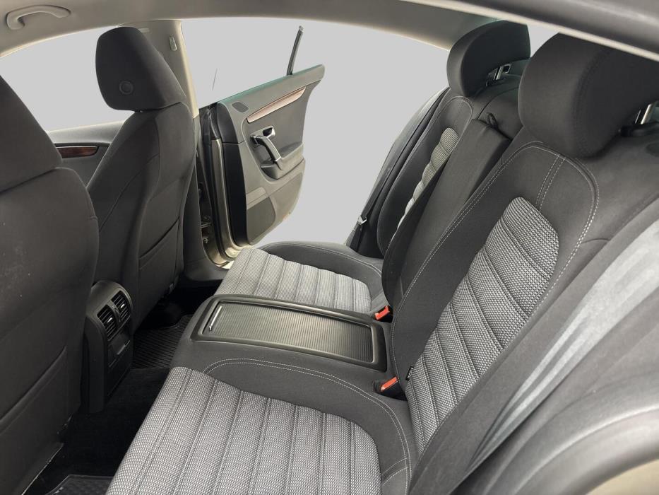 VOLKSWAGEN Passat CC 2010