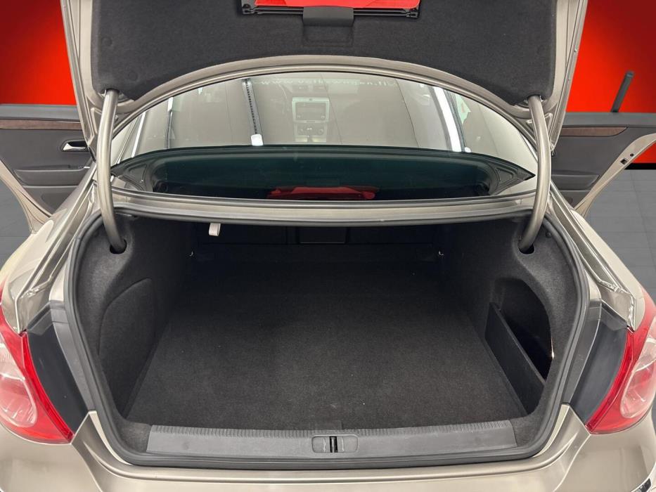 VOLKSWAGEN Passat CC 2010