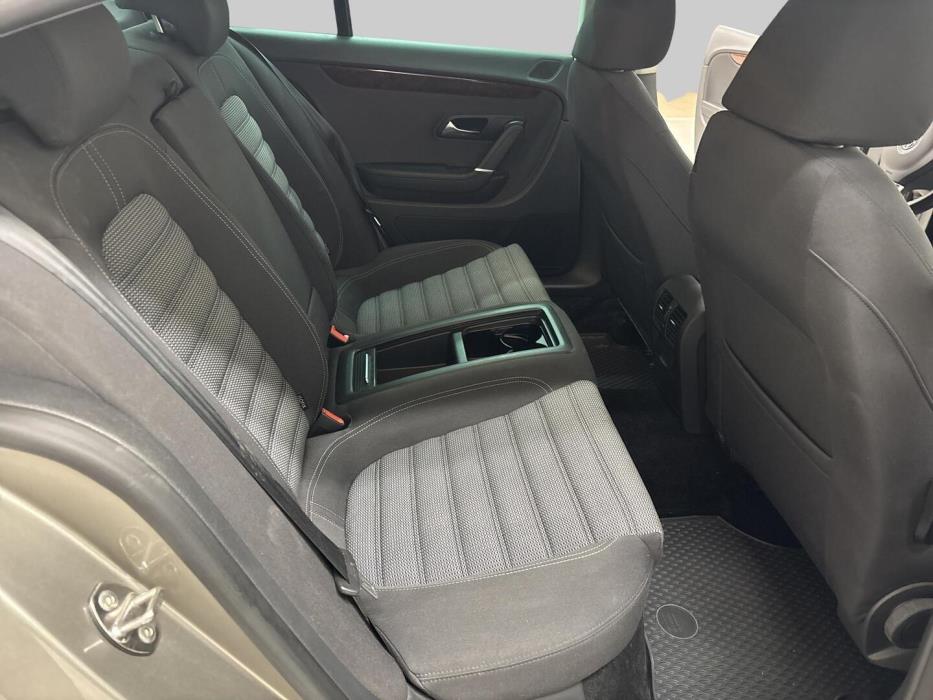 VOLKSWAGEN Passat CC 2010