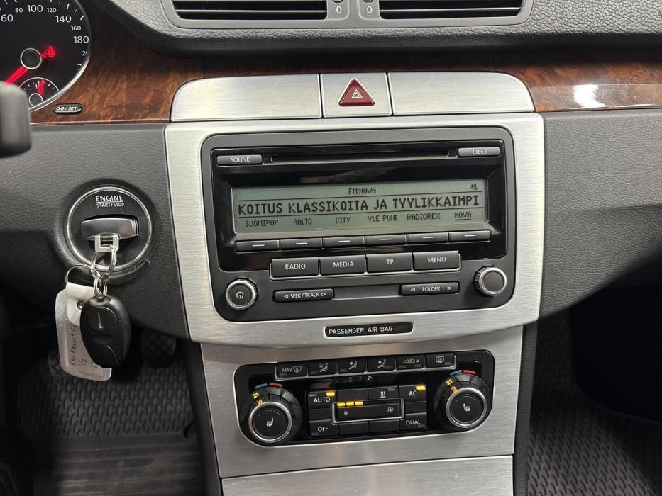 VOLKSWAGEN Passat CC 2010