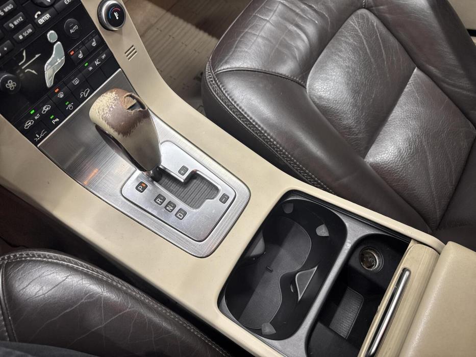 VOLVO XC70 2008