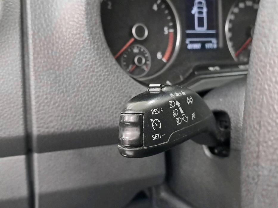 VOLKSWAGEN Amarok 2016