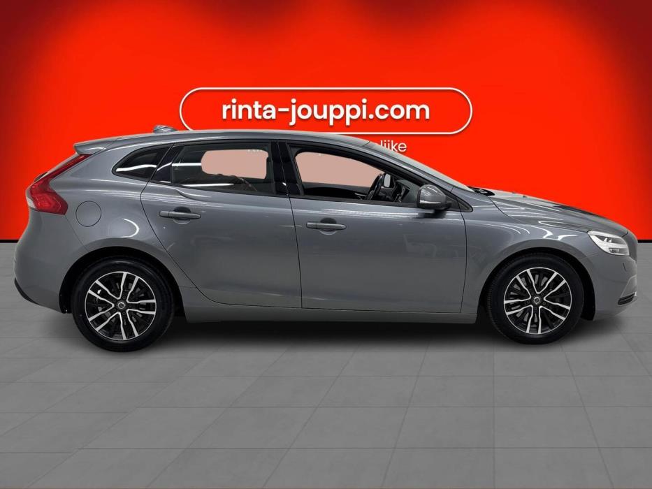 VOLVO V40 2016