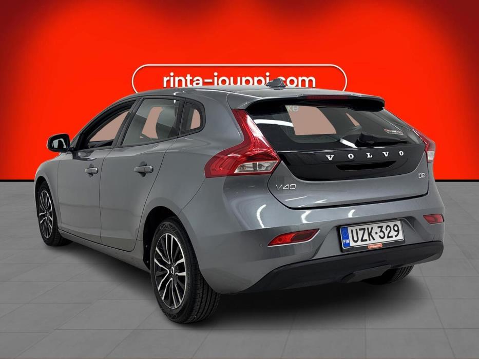 VOLVO V40 2016