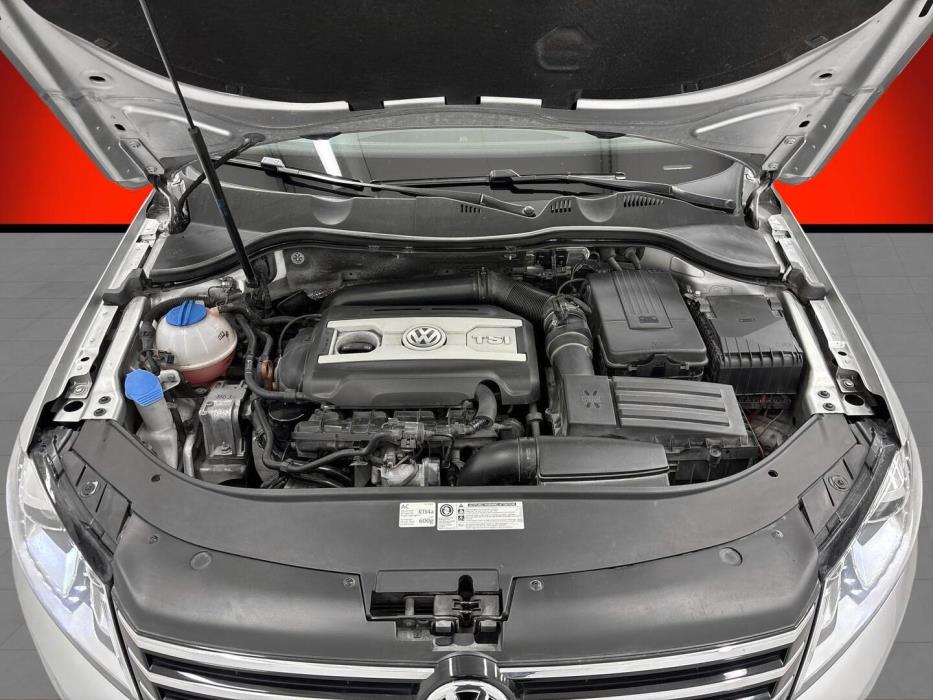 VOLKSWAGEN Passat 2011