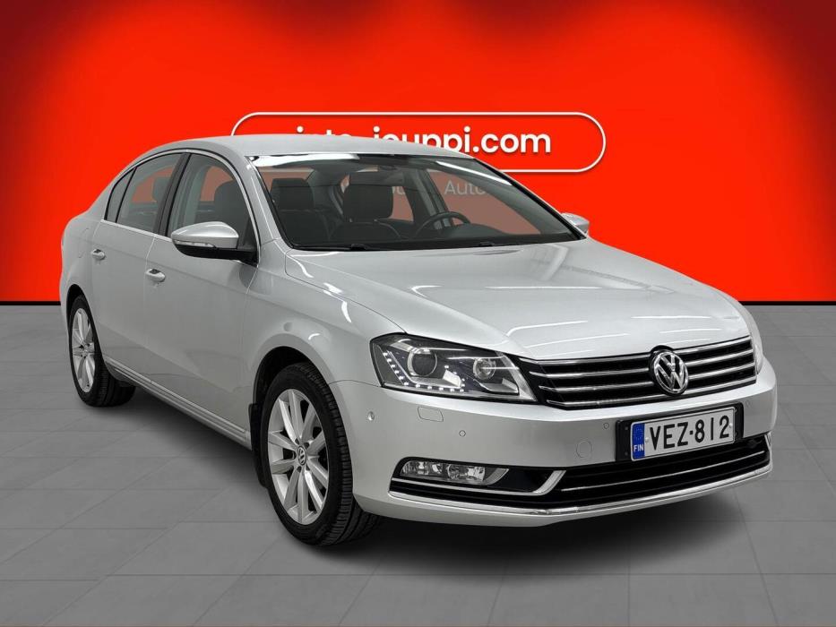VOLKSWAGEN Passat 2011