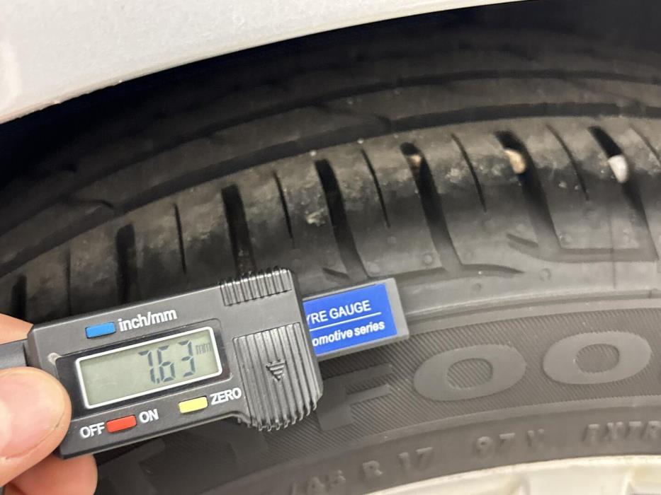 VOLKSWAGEN Passat 2011