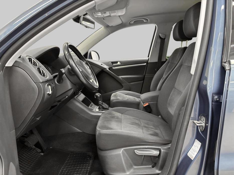 VOLKSWAGEN Tiguan 2012