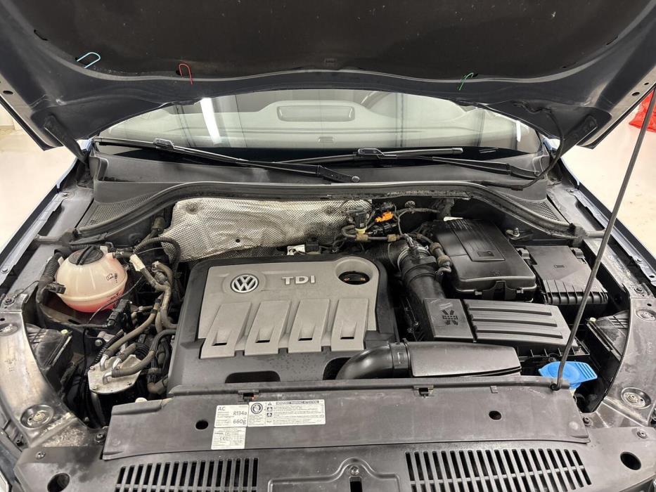 VOLKSWAGEN Tiguan 2012