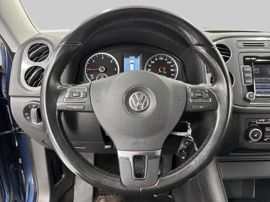 VOLKSWAGEN Tiguan 2012