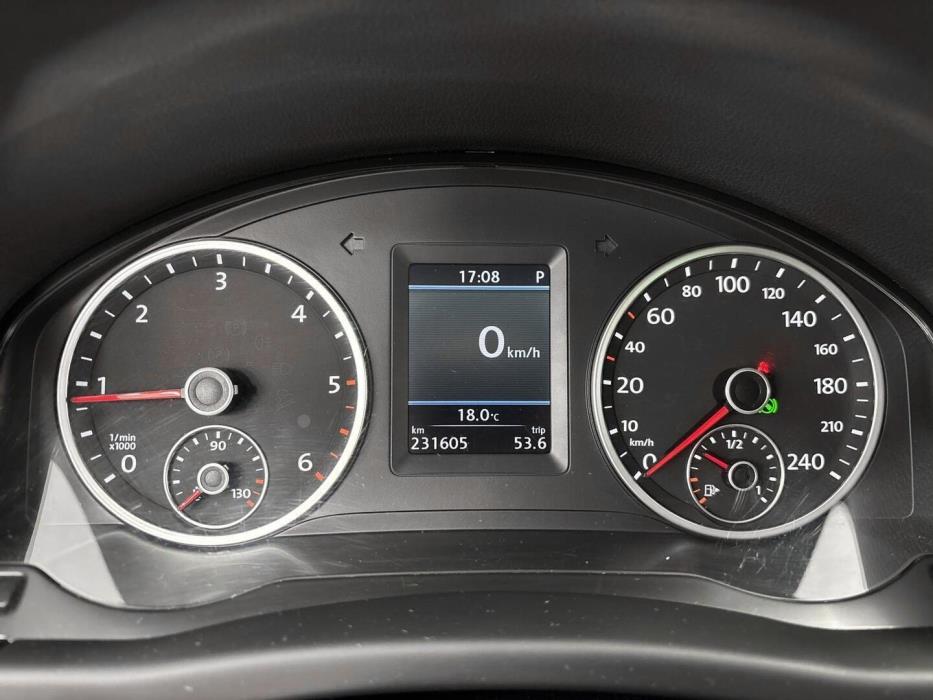 VOLKSWAGEN Tiguan 2012