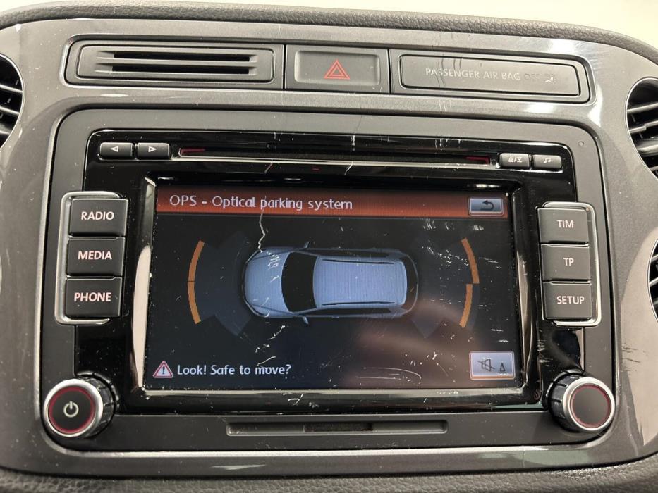 VOLKSWAGEN Tiguan 2012