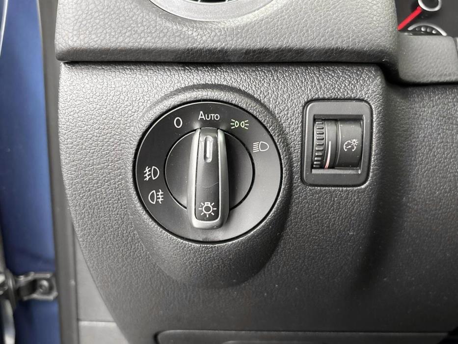 VOLKSWAGEN Tiguan 2012