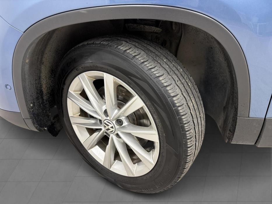 VOLKSWAGEN Tiguan 2012