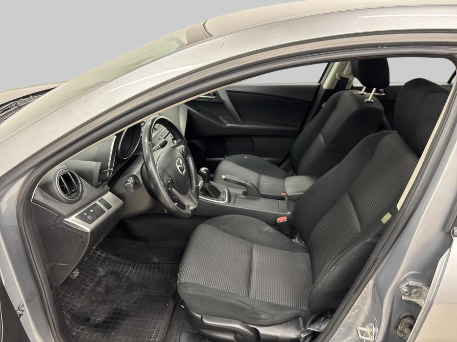 MAZDA Mazda3 2013