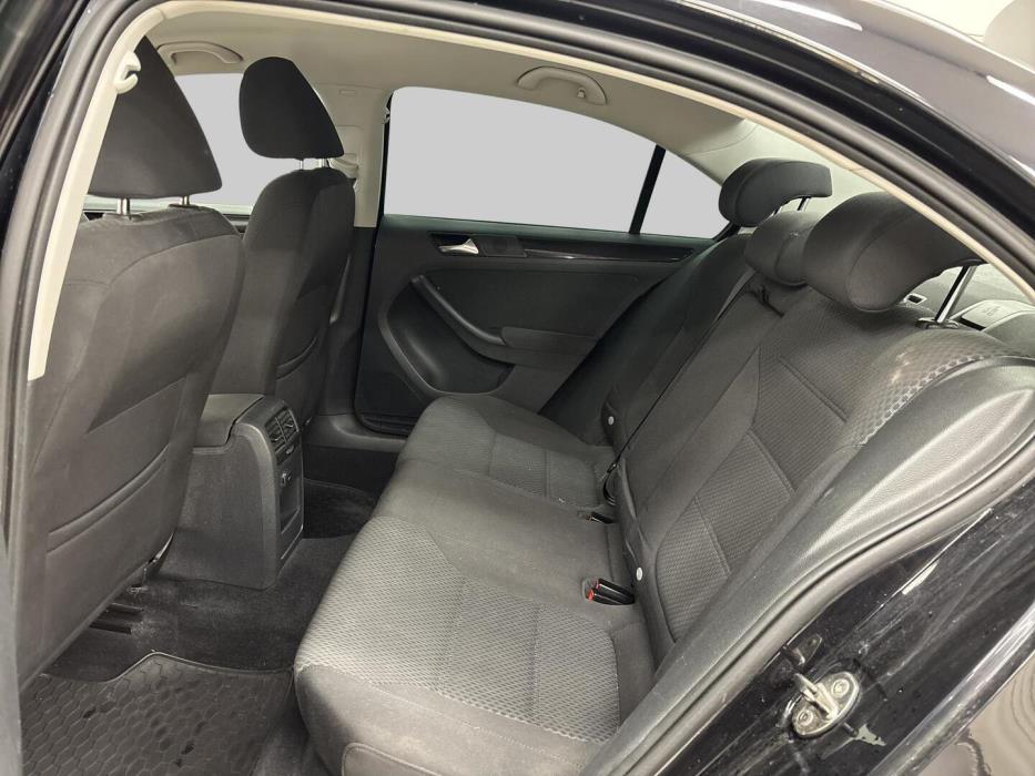 VOLKSWAGEN Jetta 2011