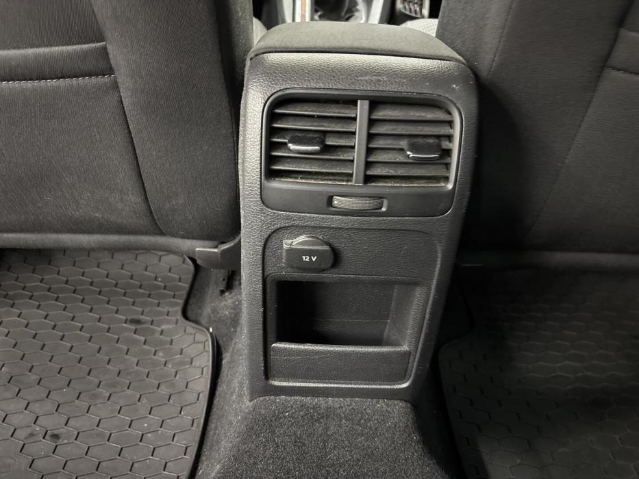 VOLKSWAGEN Jetta 2011