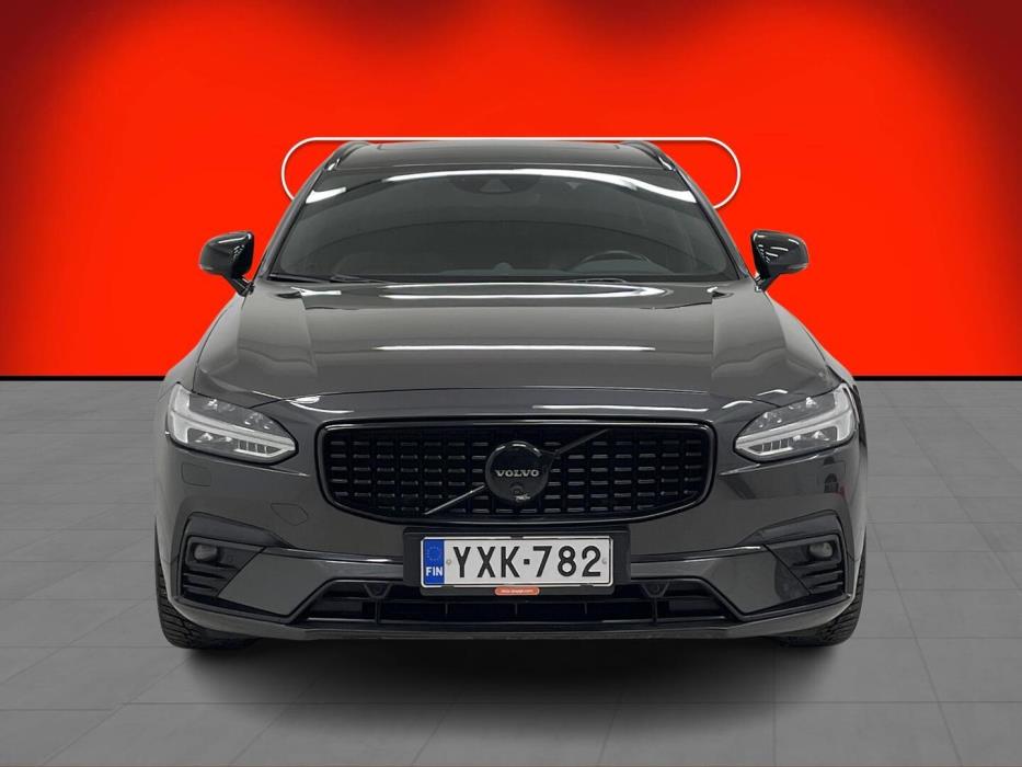VOLVO V90 2022