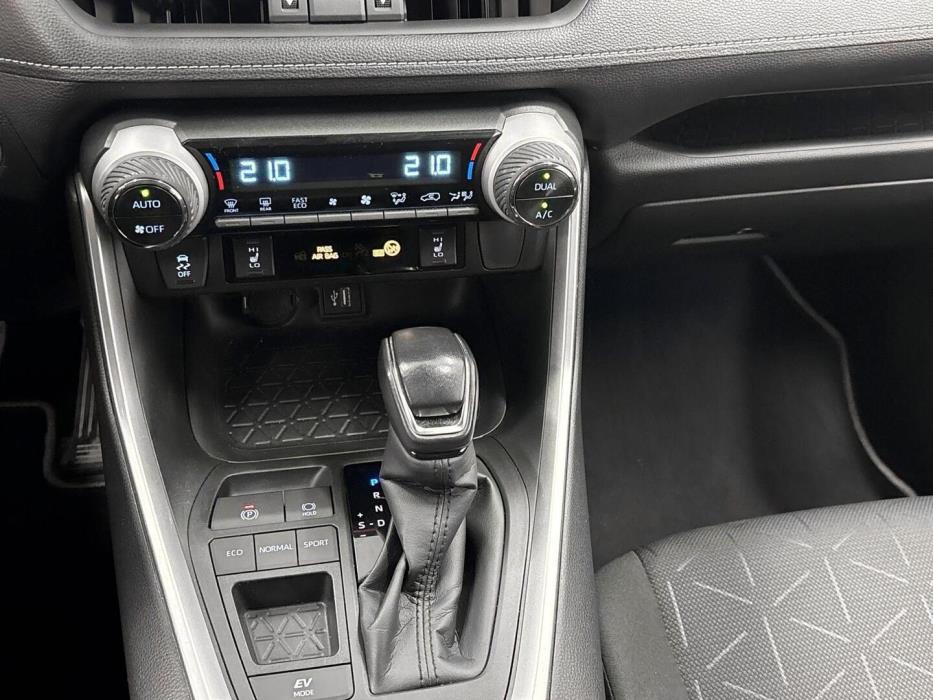 TOYOTA RAV4 2024