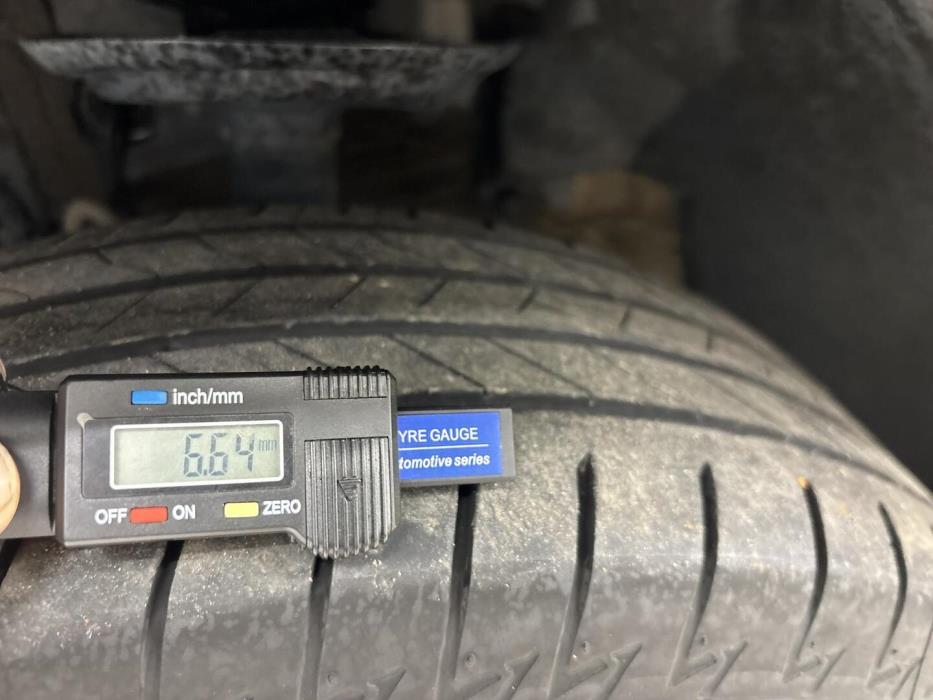 TOYOTA RAV4 2024