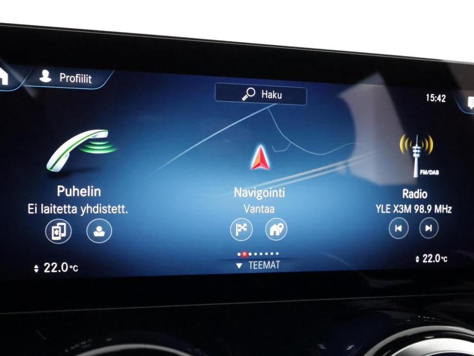 MERCEDES-BENZ EQB 2023