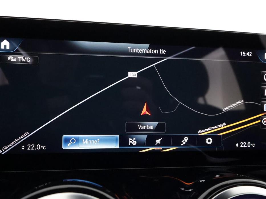 MERCEDES-BENZ EQB 2023