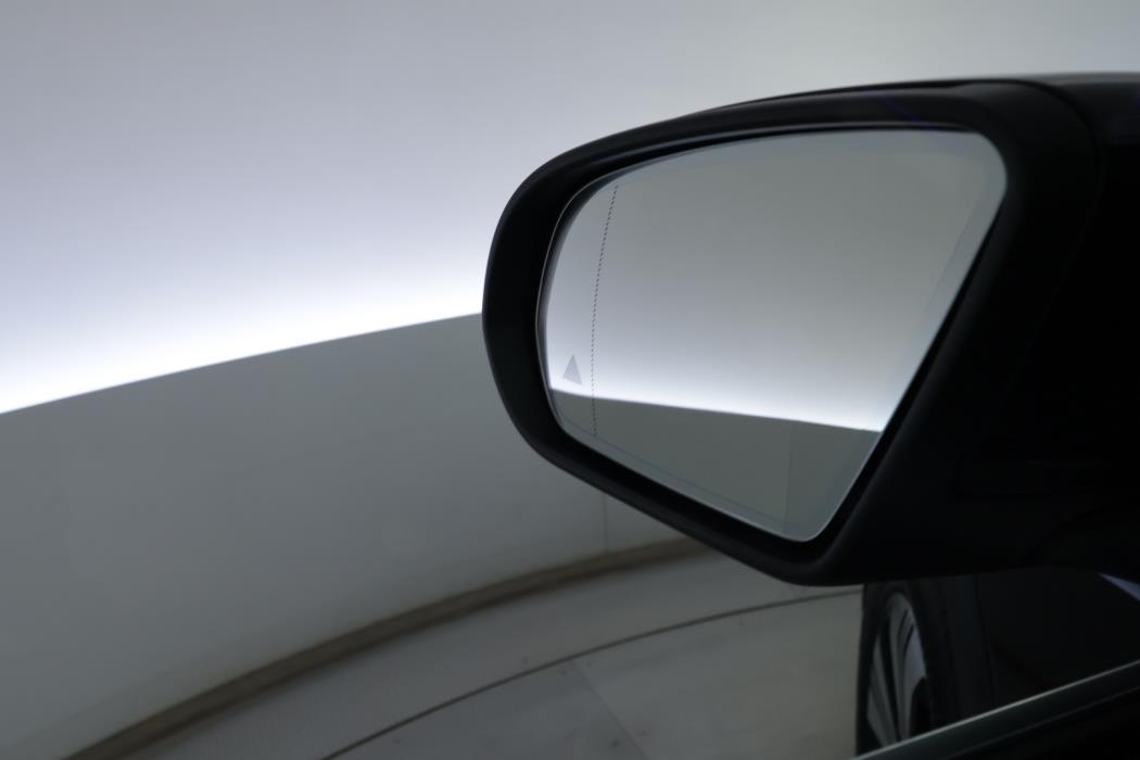 MERCEDES-BENZ EQB 2023